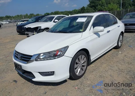 2013 Honda Accord Touring z USA, uszkodzony, nr VIN 1HGCR3F97DA026087